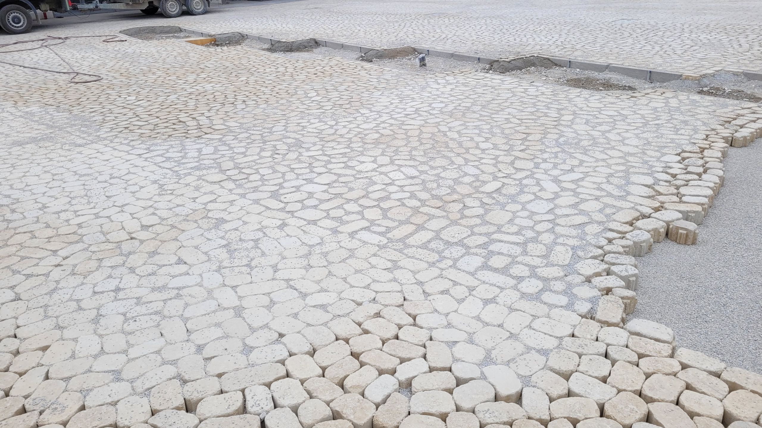 Betonpflaster mit Naturcharakter